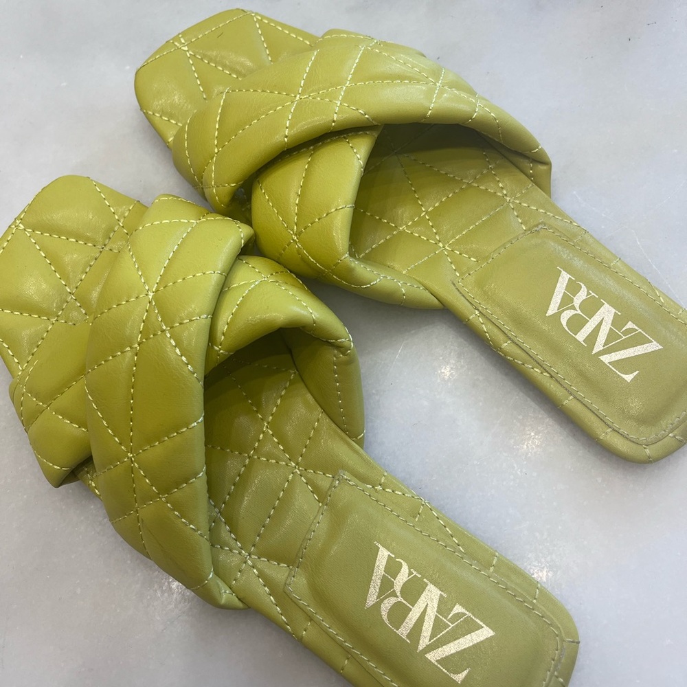 Zara flat puffer quilted sandals size 38 …